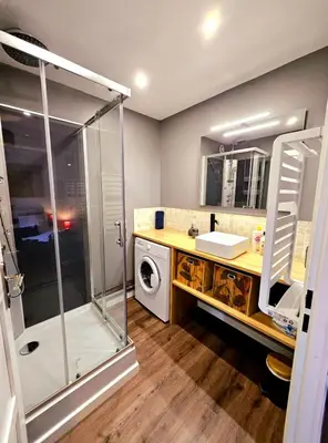 Salle de bains dans l'établissement Appartement Résidentiel avec parking/Proche Centre