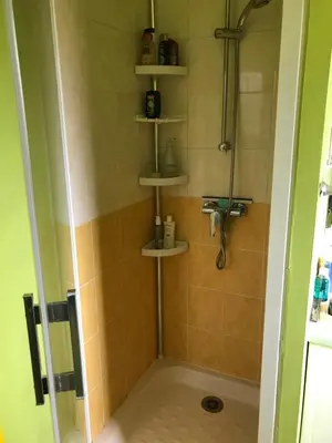 Salle de bains dans l'établissement Belle Maison au calme 4 à 6 pers. 25mn Futuroscope