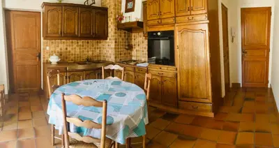 Cuisine ou kitchenette dans l'établissement Le refuge des canards