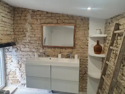 Salle de bains dans l'établissement La P'tite Écurie