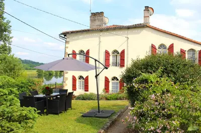 Jardin de l'établissement La Maison du Passeur