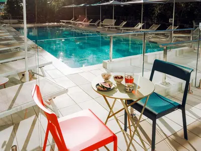 Piscine de l'établissement ibis Styles La Rochelle Centre Gare ou située à proximité