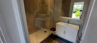 Salle de bains dans l'établissement Gite 4 personnes avec piscine entre Saintes et Royan