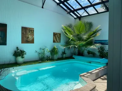 Piscine de l'établissement Maison loft ou située à proximité