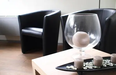 Coin salon dans l'établissement Hôtel Inn Design La Rochelle