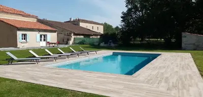Piscine de l'établissement La Chaudiette 1888 ou située à proximité