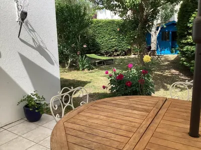Jardin de l'établissement Maison chaleureuse 2 chambres