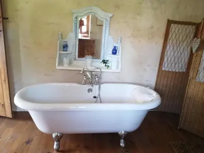 Salle de bains dans l'établissement Two bedroom Stone Cottage