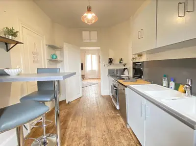 Cuisine ou kitchenette dans l'établissement L'ancienne comédie, en hyper centre