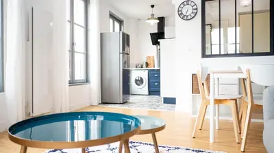 Cuisine ou kitchenette dans l'établissement Les Rives du Clain - Sublime T4 au bord de l'eau