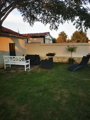 Jardin de l'établissement Studio meublé et équipé avec jardin et terrasse privée