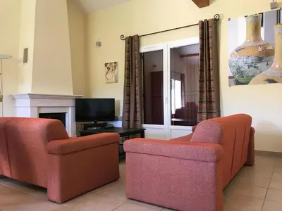 Coin salon dans l'établissement Villa in Les Forges with Golf & Pool Access