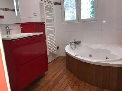 Salle de bains dans l'établissement La campagne dans l'Ocean à LA ROCHELLE les pieds dans la grange