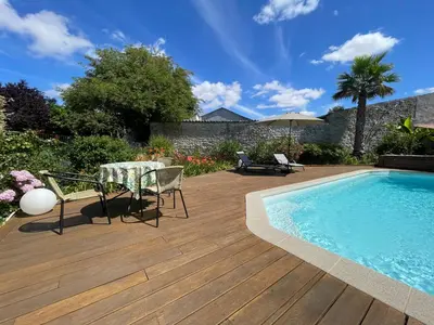 Piscine de l'établissement Le clos des grandes rivières ou située à proximité