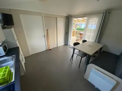 Cuisine ou kitchenette dans l'établissement Camping Le Beaulieu