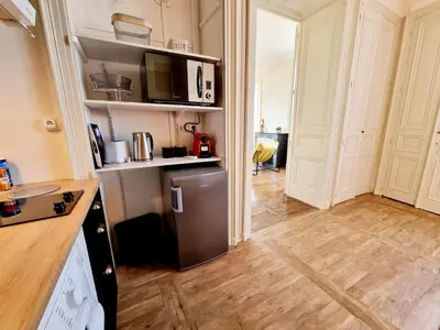 Cuisine ou kitchenette dans l'établissement Superbe T2 lumineux avec fibre