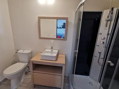 Salle de bains dans l'établissement Charmant studio La Forge