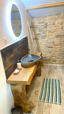 Salle de bains dans l'établissement Le Grenier - Gîte de Charme La Rochelle