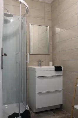 Salle de bains dans l'établissement Gîte Rose, Séjour détente et bien être en famille avec jacuzzi