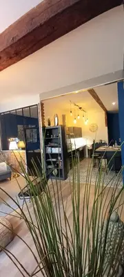 Plan de l'établissement LA ROCHELAISE : Appartement calme & somptueux dans l'hyper centre.