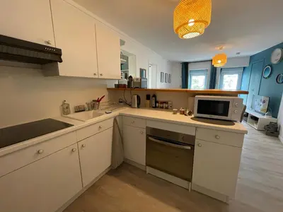 Cuisine ou kitchenette dans l'établissement Le coquet de Rompsay Paisible & Moderne