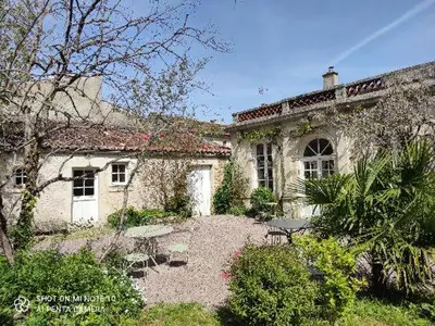 Jardin de l'établissement La Parenthèse Entre Abbaye et Venise Verte