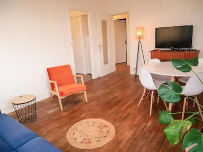 Télévision ou salle de divertissement dans l'établissement Balcon du Champ de Mars - #Parking #Air Conditioner #Clim