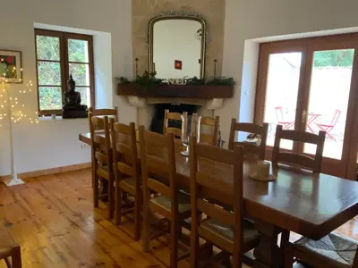 Plan de l'établissement French Farmhouse Retreat with pool & superb views.