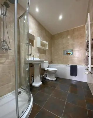 Salle de bains dans l'établissement French Farmhouse Retreat with pool & superb views.