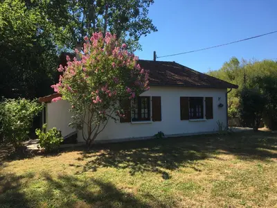 Jardin de l'établissement Les Bruyeres Gite