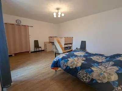 Un ou plusieurs lits dans un hébergement de l'établissement Maison au calme avec grand jardin et tout confort en Charente Limousine - FR-1-653-133