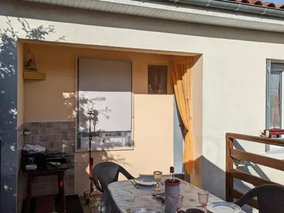 Plan de l'établissement Charmant appartement avec terrasse et jardin, idéal pour 4 personnes, à Barbezieux - FR-1-653-196