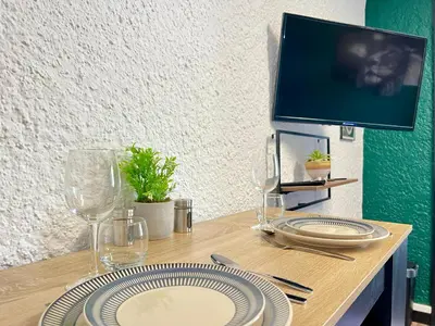Télévision ou salle de divertissement dans l'établissement Magnifique studio ~Hipster~ porte du Futuroscope