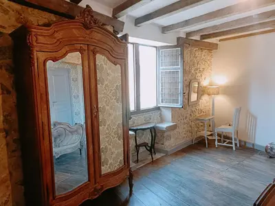 Un ou plusieurs lits dans un hébergement de l'établissement Chateau-une - a Beautiful historic medieval holiday rental.