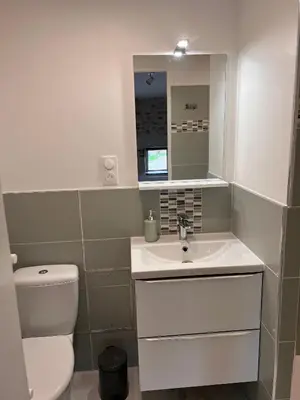Salle de bains dans l'établissement Studio à 20 min des cures thermales de La Roche Posay - Casino