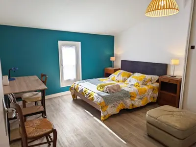 Un ou plusieurs lits dans un hébergement de l'établissement Maison de charme 19ème rénovée proche Angoulême, idéale famille, équipement complet, animaux acceptés - FR-1-653-181