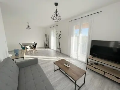 Télévision ou salle de divertissement dans l'établissement 178A - T3 Tout Confort du Gond - 70 m2