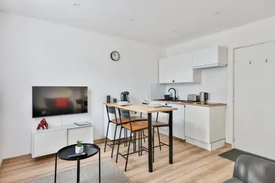 Cuisine ou kitchenette dans l'établissement L'érable #Netflix #Centre-ville