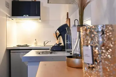 Cuisine ou kitchenette dans l'établissement L'Acacia #Hyper-centre #Marché couvert