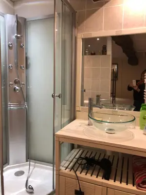 Salle de bains dans l'établissement Le Phœnix