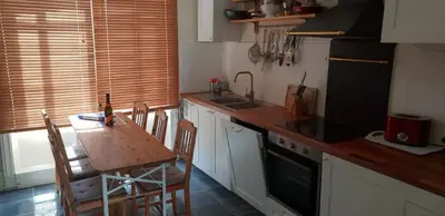 Cuisine ou kitchenette dans l'établissement Villa Sleeps 8 with Pool and Hot Tub