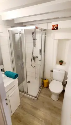 Salle de bains dans l'établissement Yellow Studio - Poitiers Coeur de ville