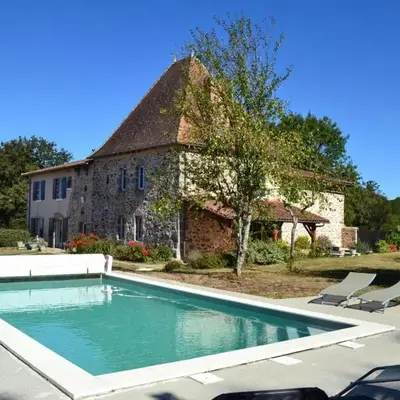 Gîte spacieux avec piscine privée et jardin