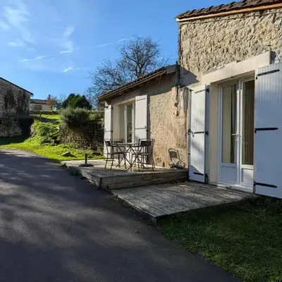 Charmant gîte à Torsac avec terrasse