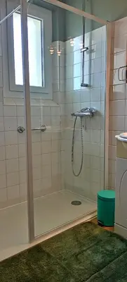 Salle de bains dans l'établissement Calme et sérénité au gîte des hortensias