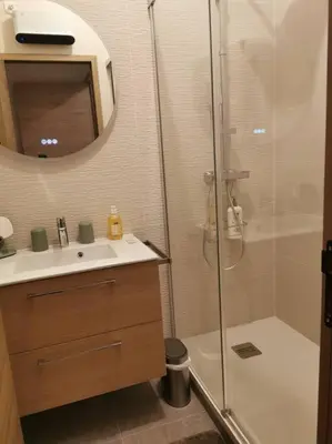 Salle de bains dans l'établissement Angoulême Nord location Chambre indépendante