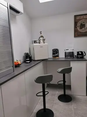 Cuisine ou kitchenette dans l'établissement Angoulême Nord location Chambre indépendante