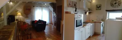 Cuisine ou kitchenette dans l'établissement Le Gîte de l'aubray, gîte avec piscine