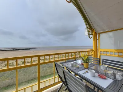Balcon ou terrasse dans l'établissement Charmant 3 pièces avec parking et balcon à 900m du centre - Châtelaillon-Plage - FR-1-706-3