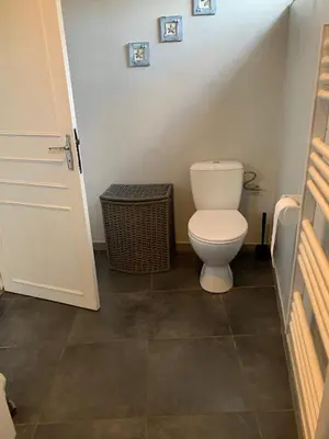 Salle de bains dans l'établissement Maison des Roses